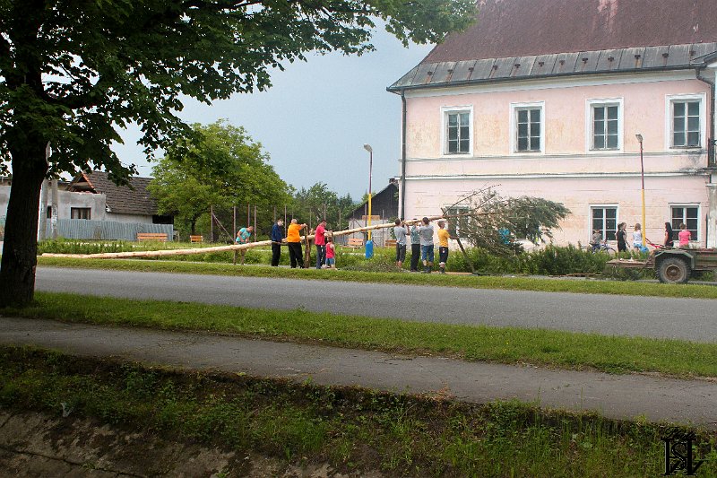 Stavanie maja 2014    1.JPG